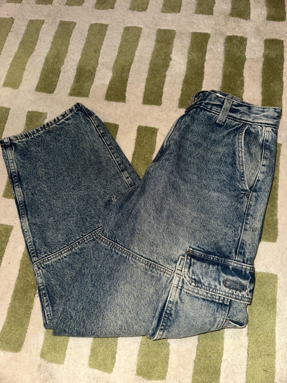 Urban Outfitters Men's Relaxed Fit Blue Denim Jeans